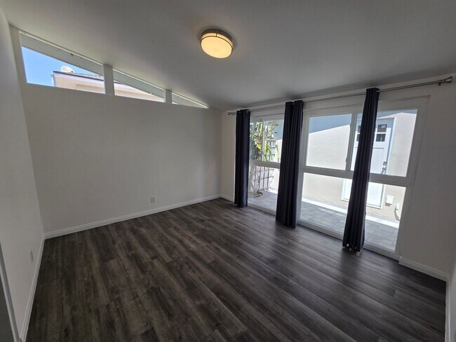 Building Photo - 317 Agnus Dr