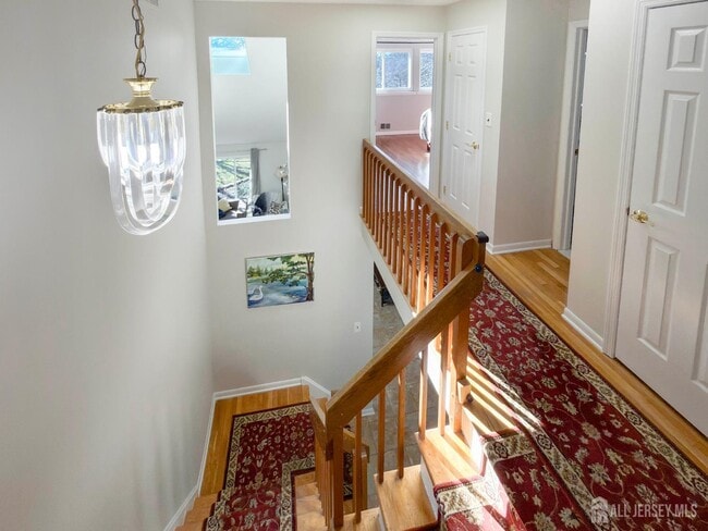 Building Photo - 592 Cabot Hill Rd