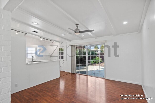 Building Photo - 246 St Andrews St