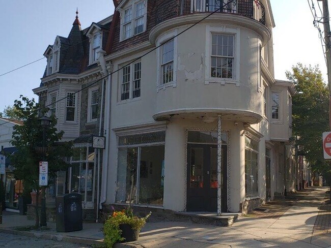 Primary Photo - 12 W Abington Ave
