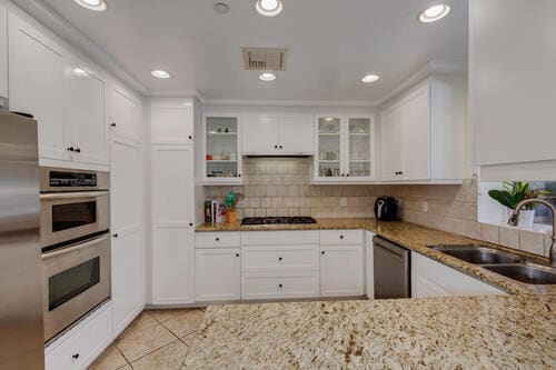 Kitchen - 5831 Seawalk Dr