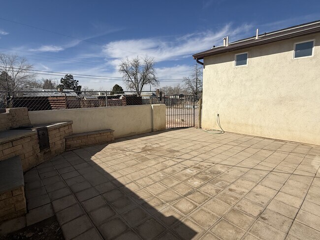 Building Photo - 2937 Washington St NE