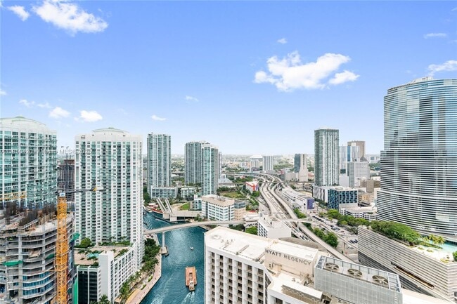 Building Photo - 200 Biscayne Blvd Way