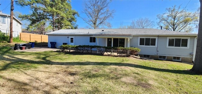 Building Photo - 1145 Mackinac Dr