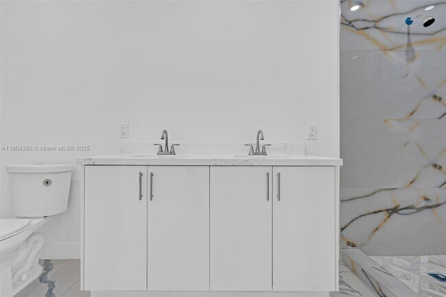 Building Photo - 11870 SW 220th St