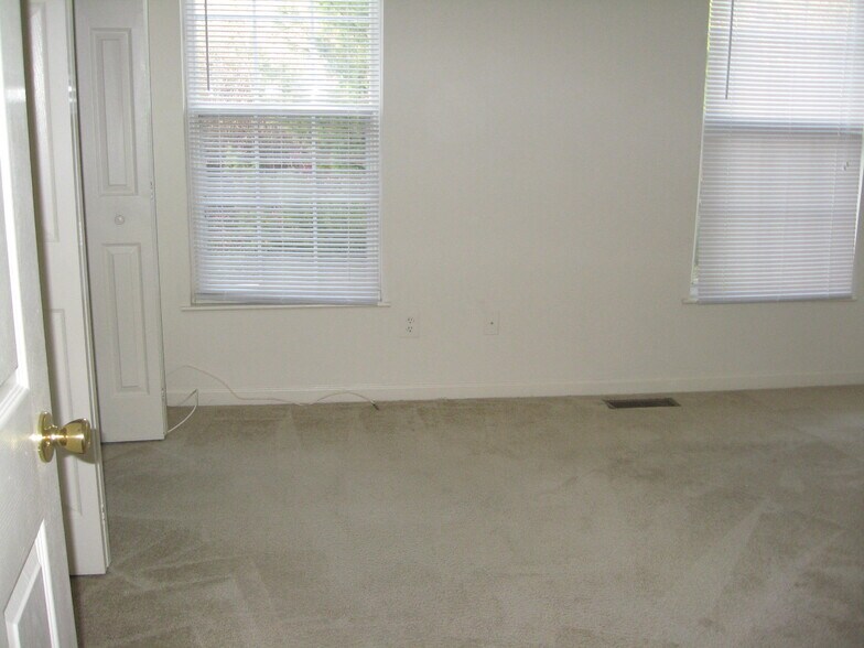 Building Photo - 1720 Grover Glen Ct