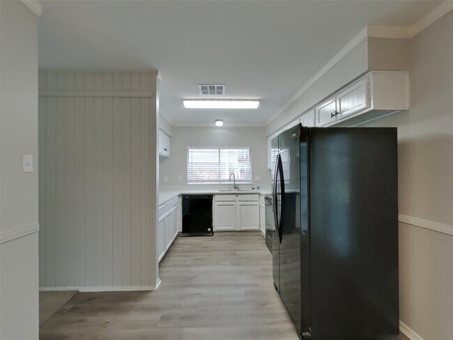 Building Photo - 2007 Smoke Rock Dr