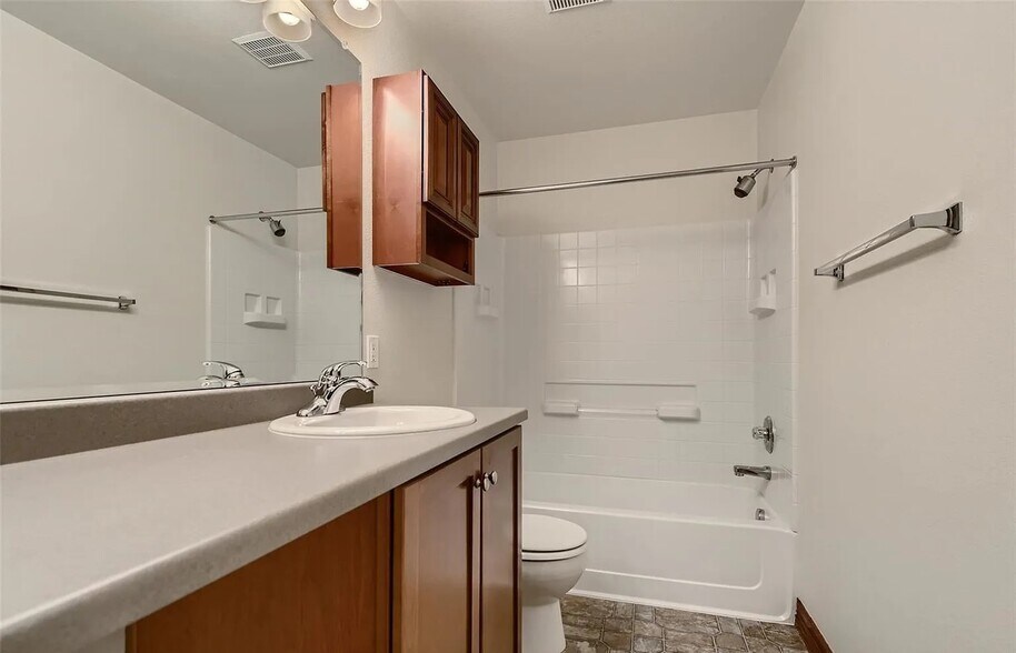 Building Photo - 17381 Waterhouse Cir