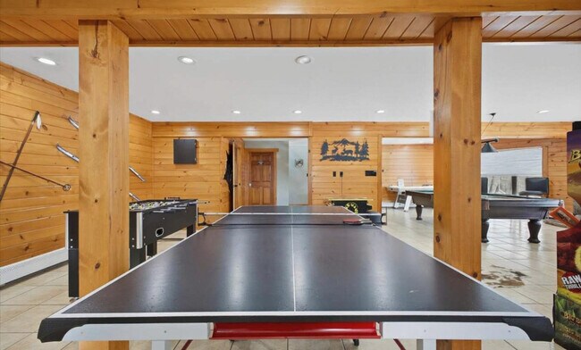 Building Photo - 241 Campbell Rd