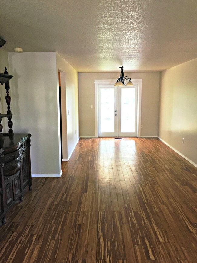 Building Photo - 4-Bedroom in Desirable Prune Hill Neighborhood in Camas!