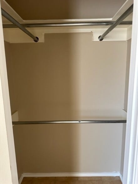 Building Photo - 1007 Cedarwood Dr