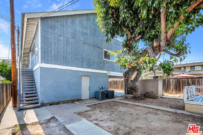 Building Photo - 7343 Comstock Ave
