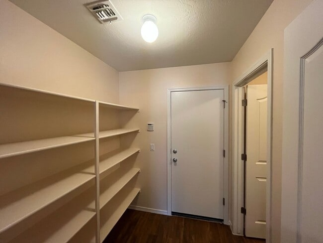 Building Photo - 4 Bedroom + Den Home in the Cameron Ranch ...