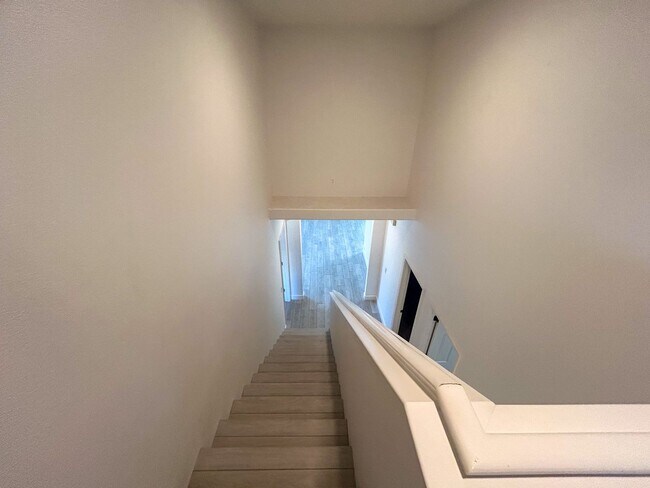 Building Photo - Recently Upgraded Modern Chico Home