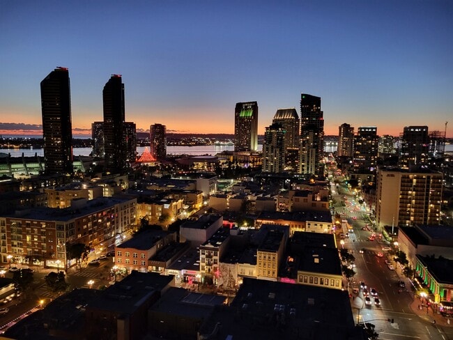 Building Photo - 575 Sixth Ave