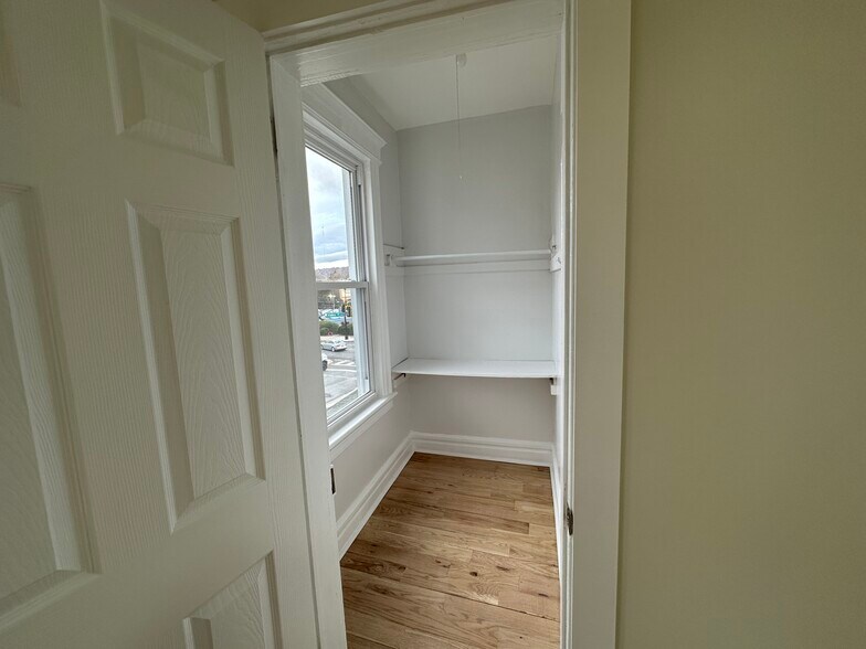 Building Photo - 59 Arnold Ter