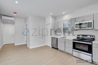 Building Photo - Unit A