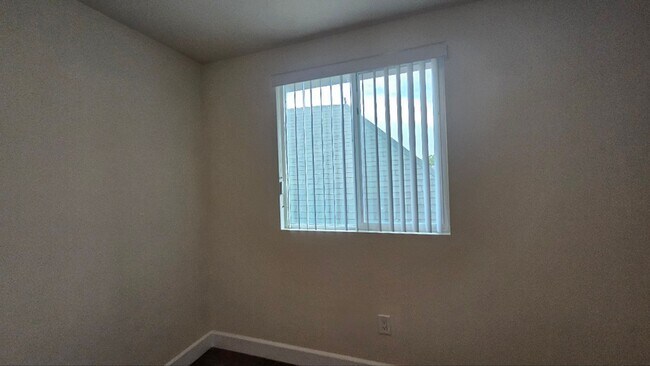 Building Photo - 23(1456,1458)