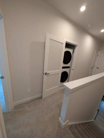 Building Photo - 460 Spearfield Ln
