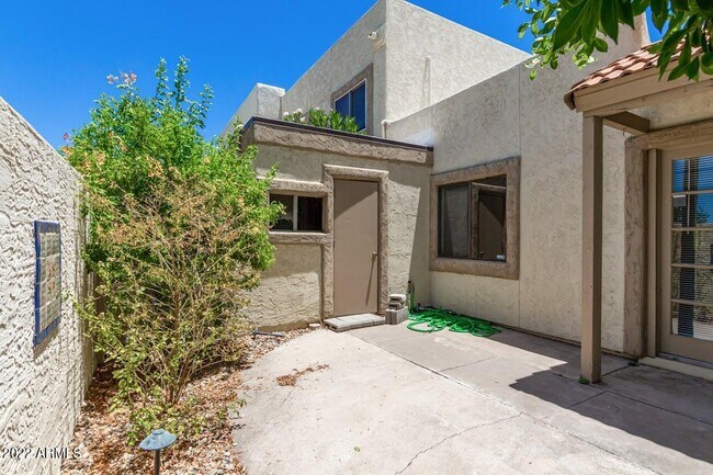 Building Photo - 7821 E Valley Vista Dr