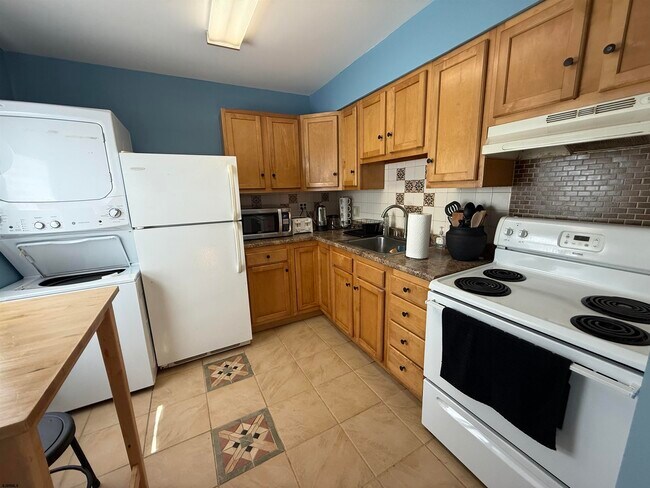 Building Photo - 251 37th St S