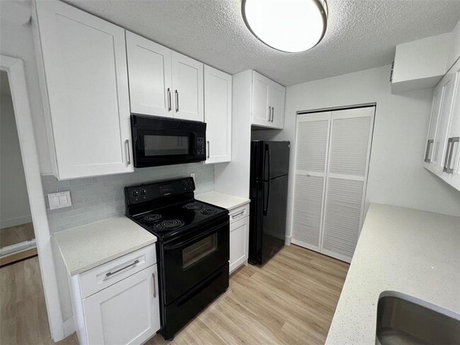 Building Photo - 11562 Westwood Blvd