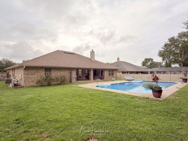 Building Photo - 6185 Autumn Pines Cir