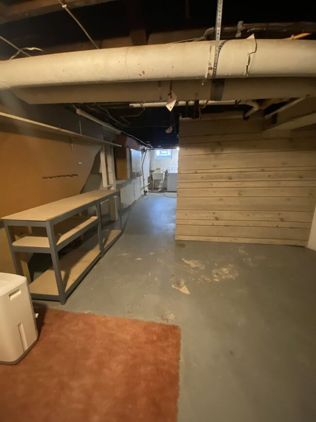 Building Photo - 125 N 9th Ave E