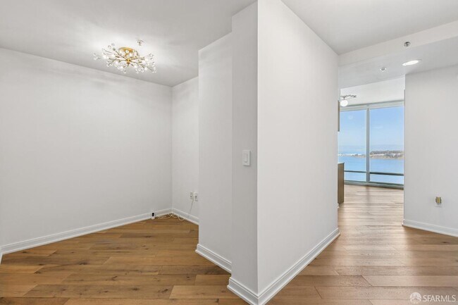 Building Photo - 401 Harrison St
