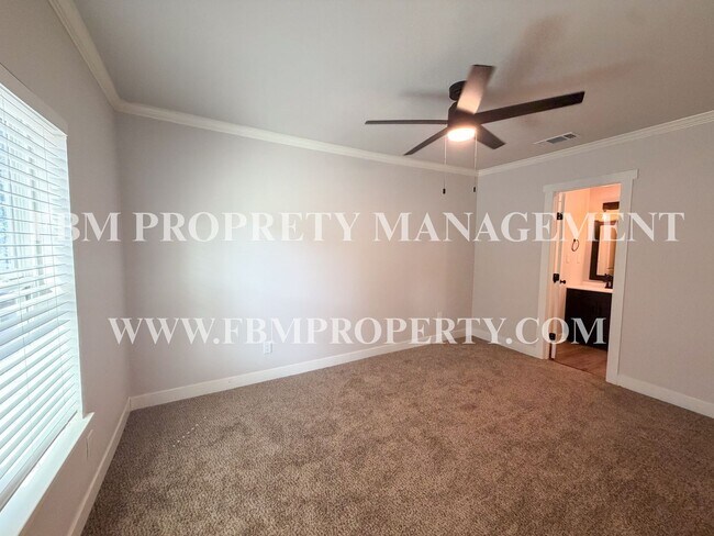 Building Photo - 1606 Cherry Ave