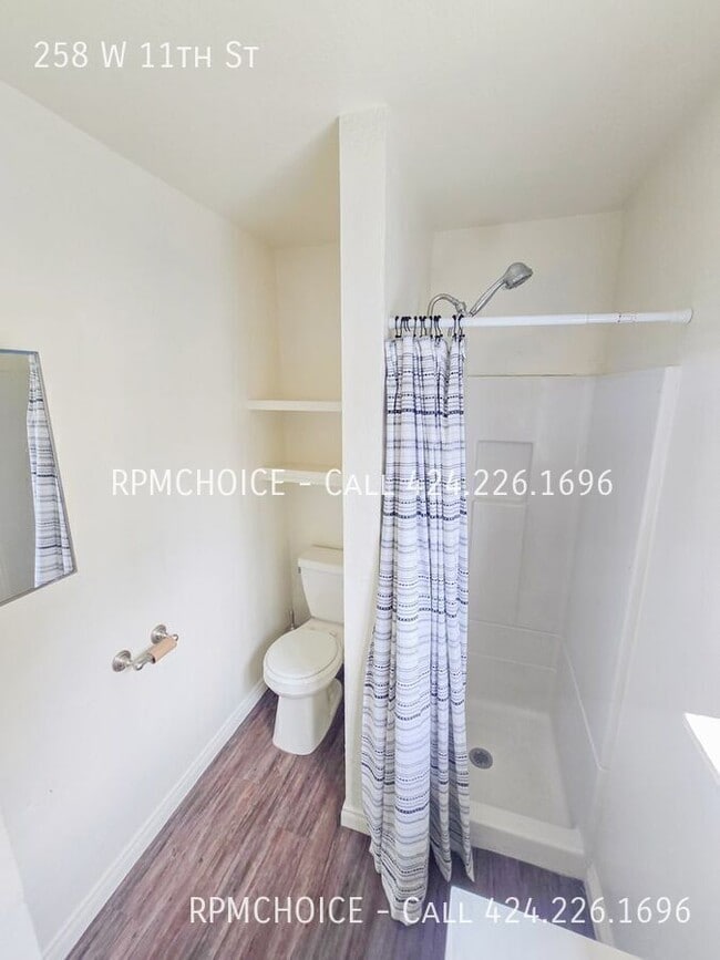 Building Photo - 258 W 11th St