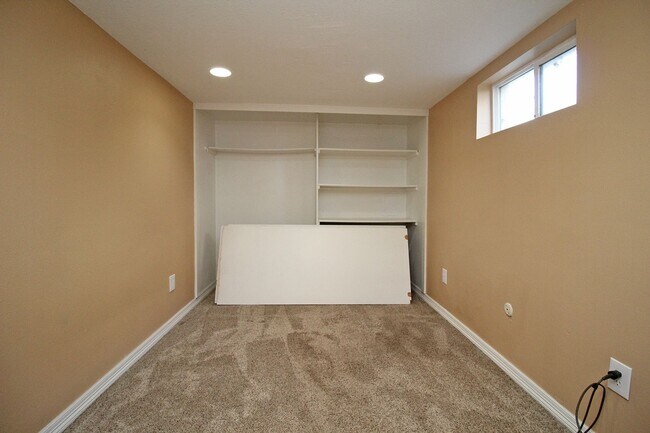 Building Photo - Adorable 2++ Bedroom, 2 Bath Brooklyn Bungalow - steps to MAX line