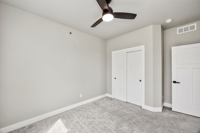 Building Photo - MODERN COMFORT!! 3 Bedroom, 2 Bathroom Home in Ankeny!