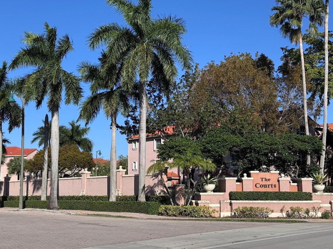 Building Photo - 6700 NW 114th Ave
