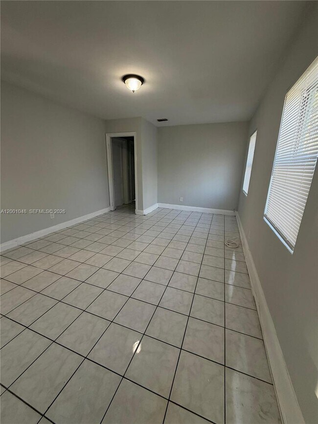 Building Photo - 1444 W 24th St