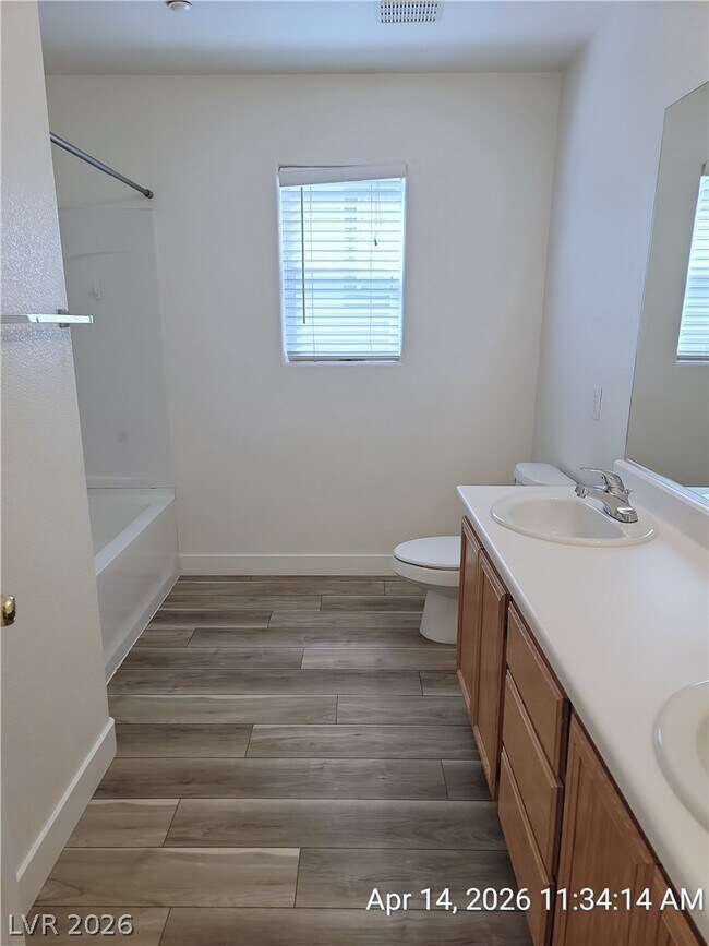 Building Photo - 661 Monument Point St