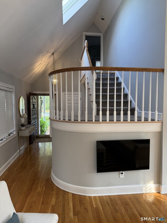 Building Photo - 20 Darien Cl