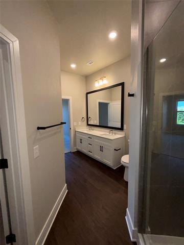 Building Photo - 111 Town Pl