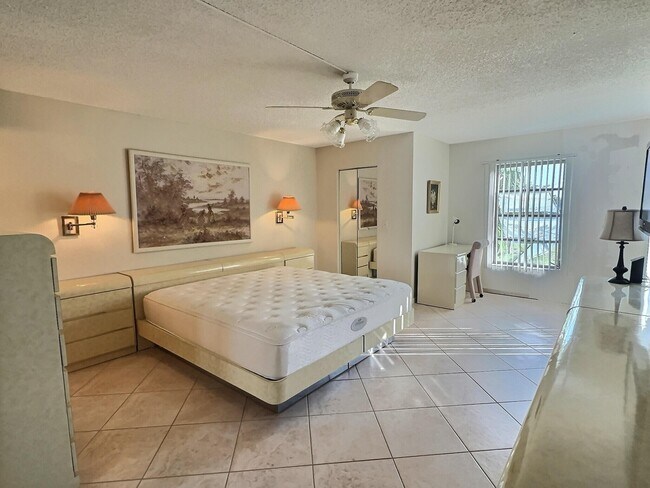 Building Photo - 14476 Amberly Ln