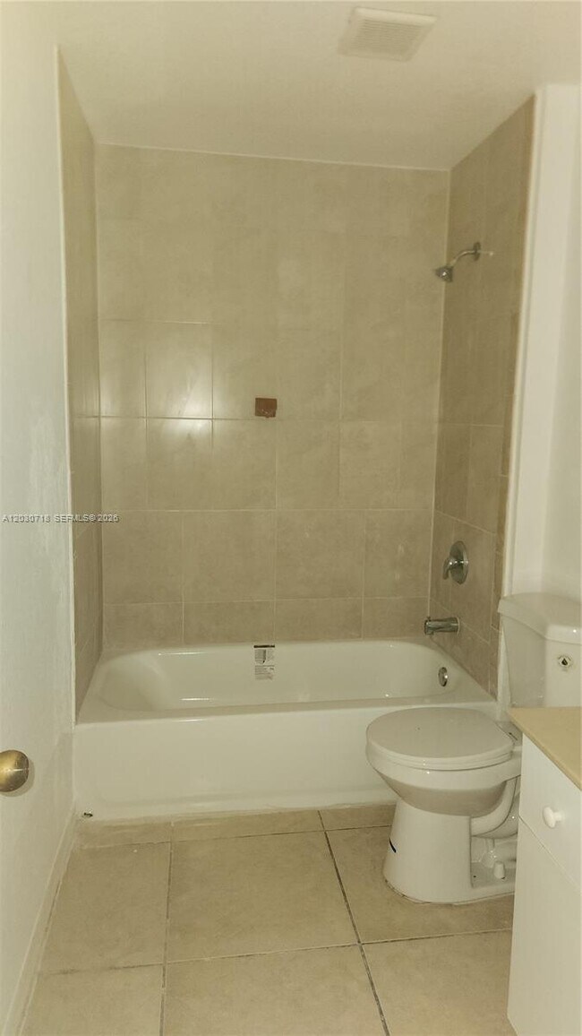 Building Photo - 3826 SW 48th Ave