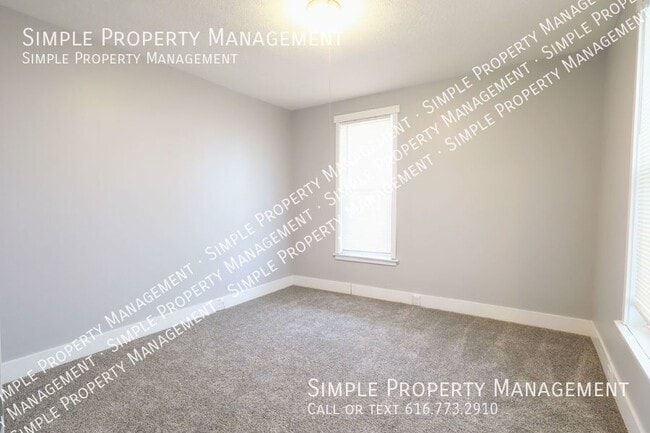 Building Photo - 920 Fourth St. NW --1