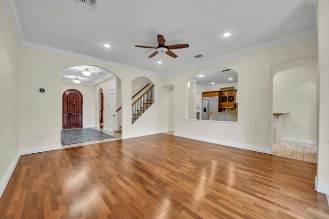 Building Photo - Gorgeous Winter Park Home