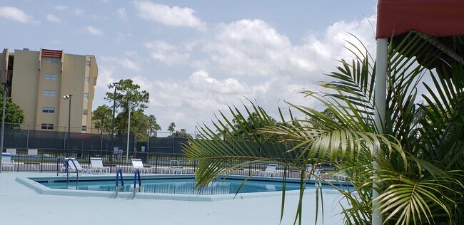 Building Photo - 3755 Via Poinciana