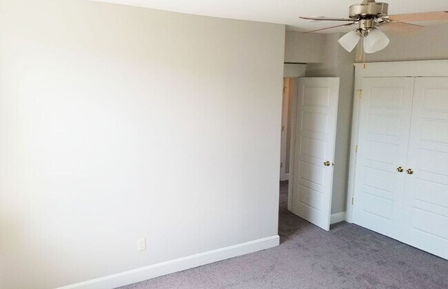 Building Photo - 3261 Bishop St