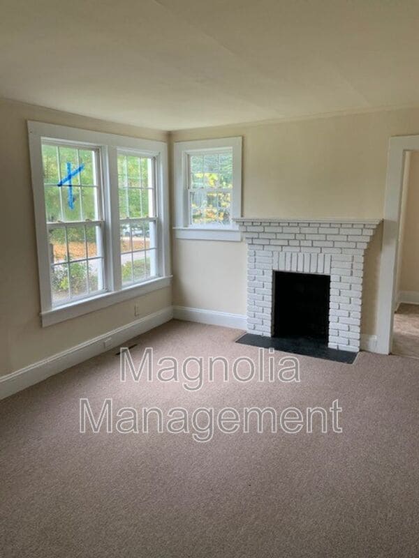 Building Photo - 1313 S Chestnut St
