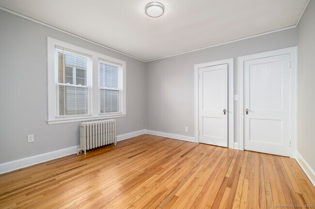 Building Photo - 58 Mayflower Ave