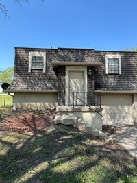 Building Photo - 2 Bed Duplex with Bonus Room & Garage