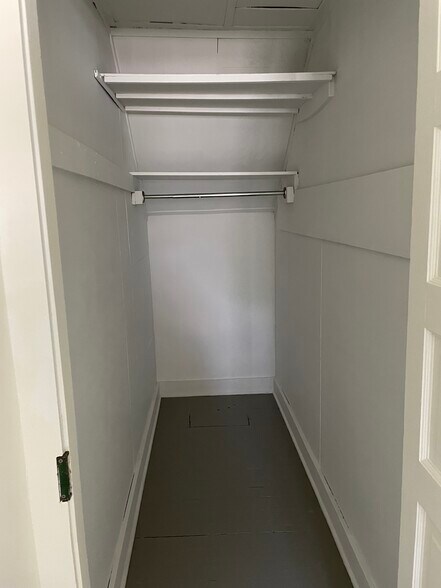 Building Photo - 133 W Pine St