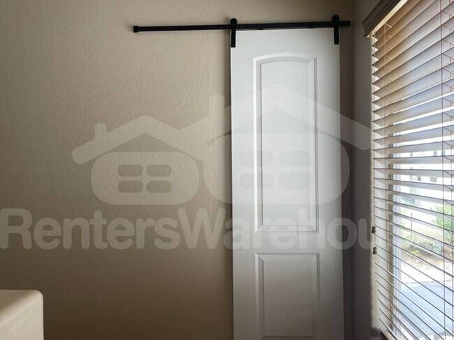 Building Photo - North Phoenix 4bed 2.5ba 2car POOL Oasis