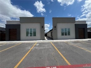 Building Photo - 15 Valeria Ln